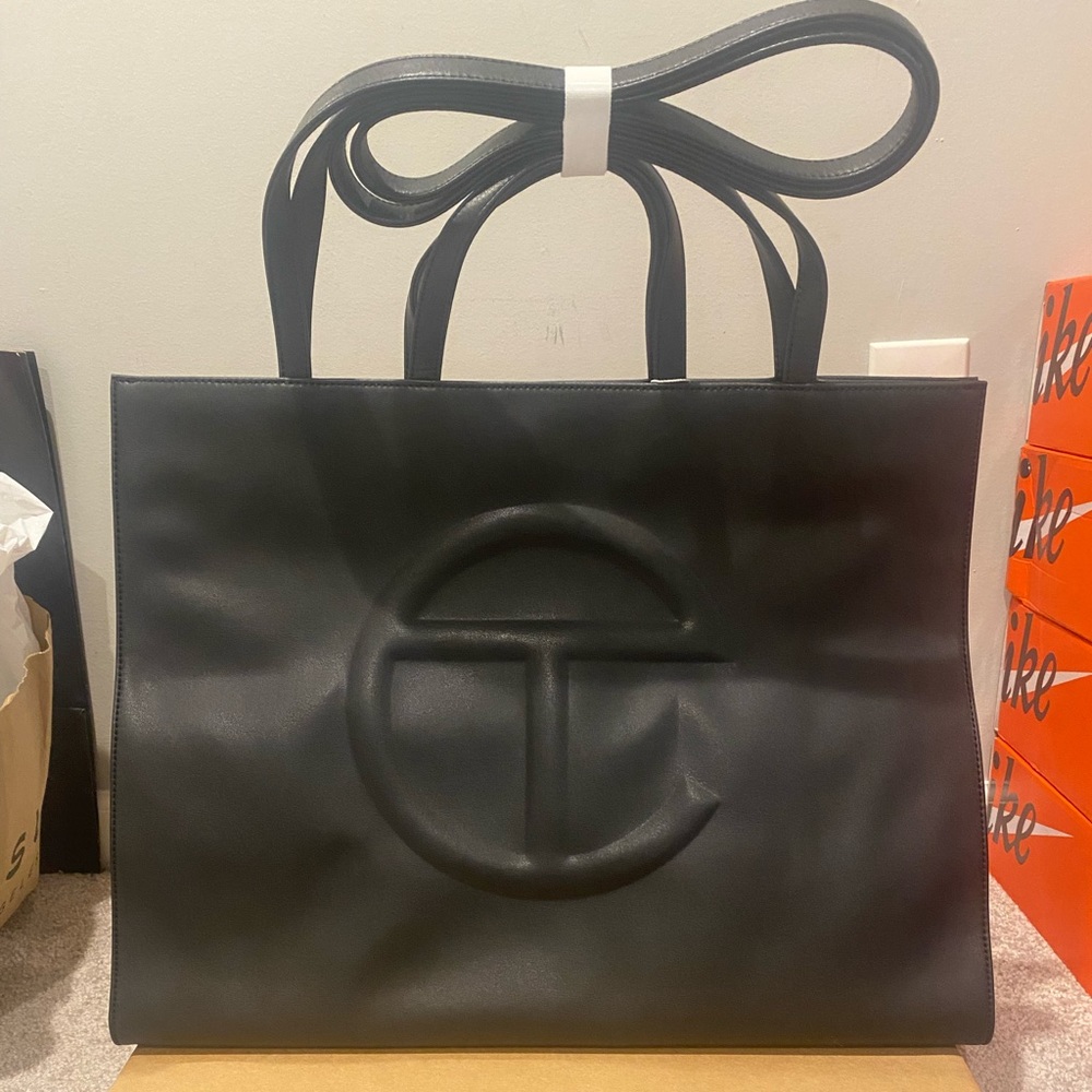 **SOLD** Large Telfar Shopping Bag Black